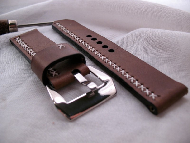 1ix stitch off set buckle holes