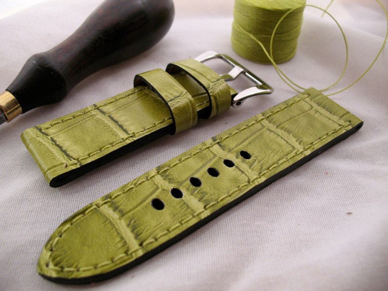 Green embossed croc avocado